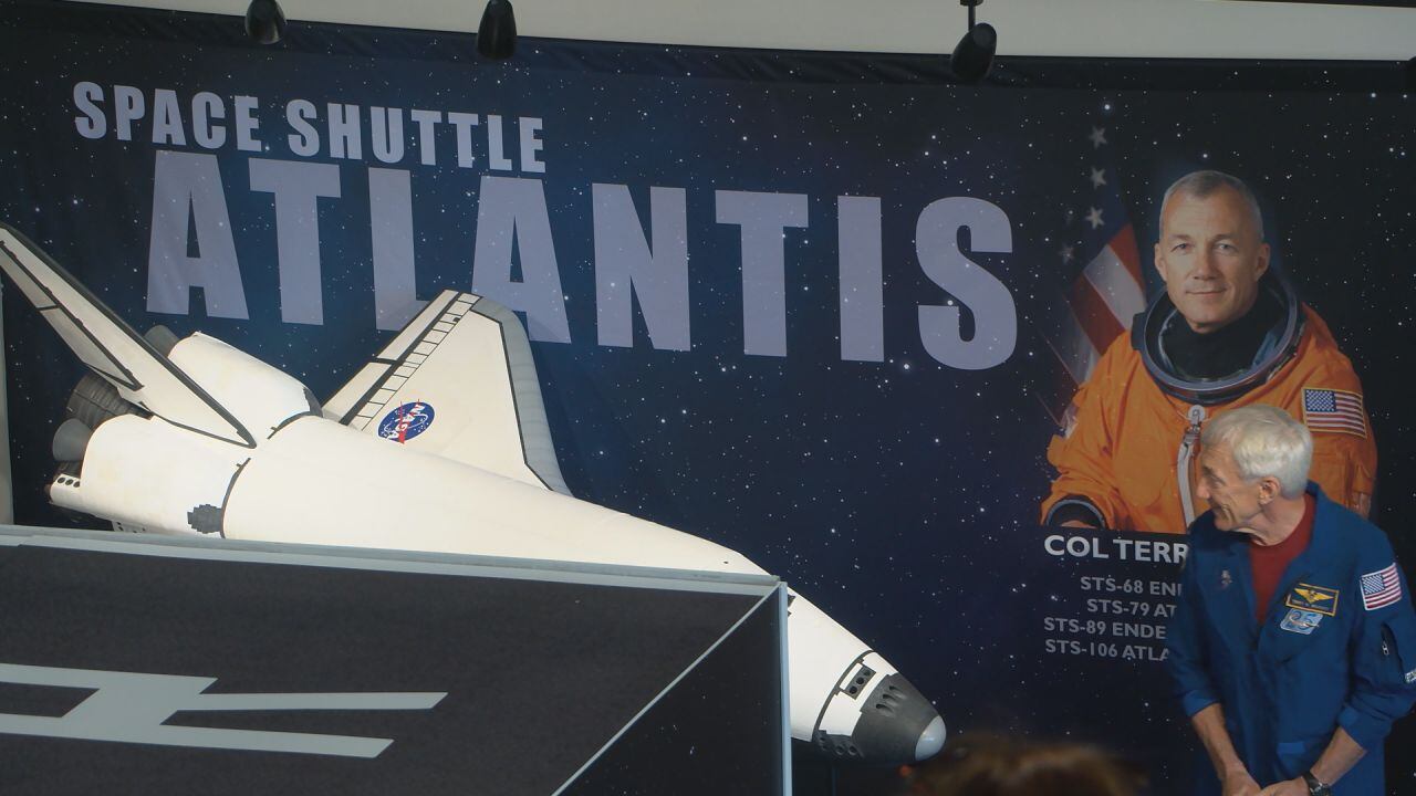 Aviation Heritage Park unveils new space shuttle - Vimarsana News